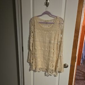 Chic Lace Women's Blouse in Cream